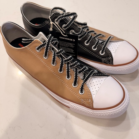 NWT Men’s Custom Converse Low Top - Leather (Size 11.5) - Picture 2 of 9